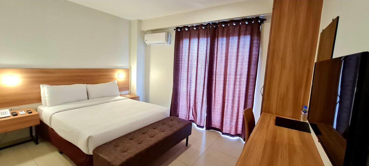 Mango Suites Tuguegarao Esterno foto