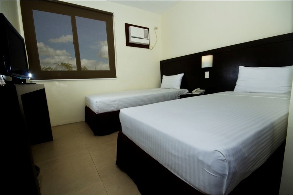 Mango Suites Tuguegarao Esterno foto