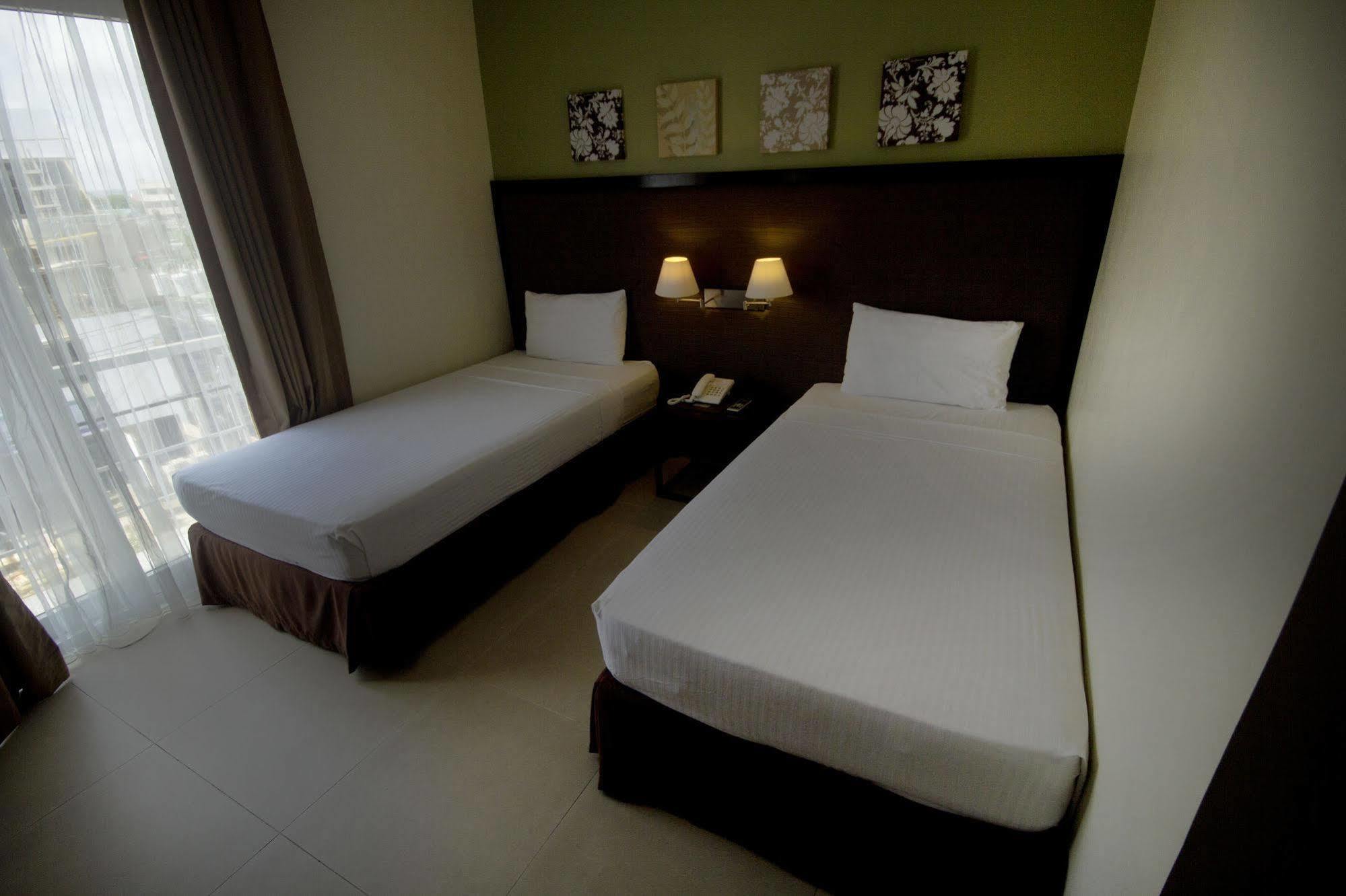 Mango Suites Tuguegarao Esterno foto